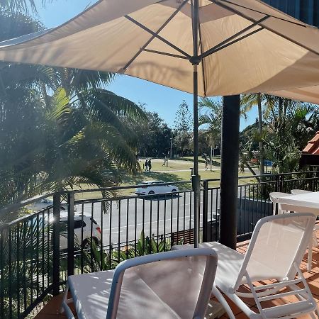 Sea Breeze On Main Beach Byron Bay Exterior photo